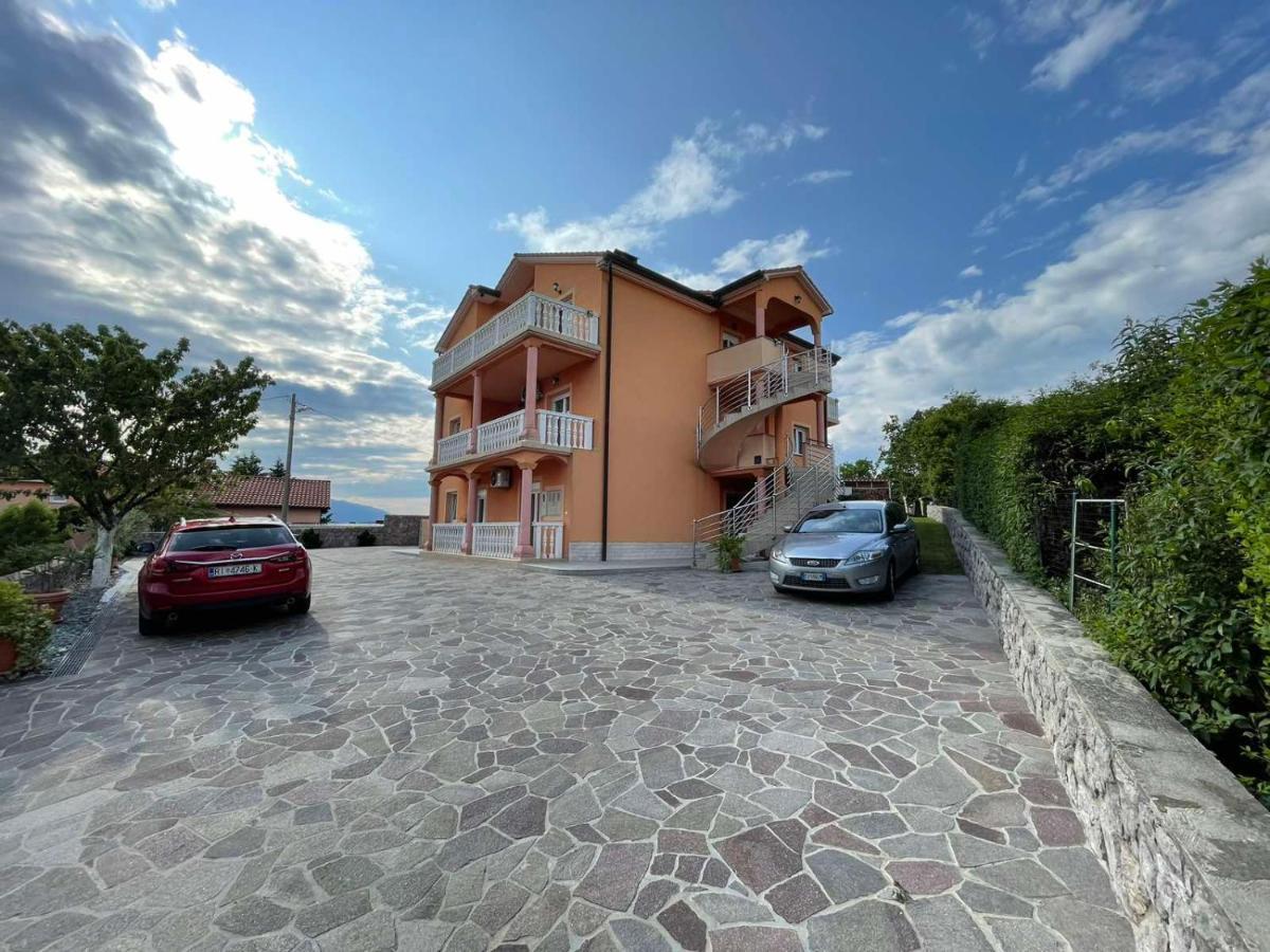 Hill 3 Apartment Viskovo Екстериор снимка